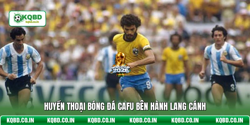 Huyền thoại bóng đá Cafu bên hành lang cánh